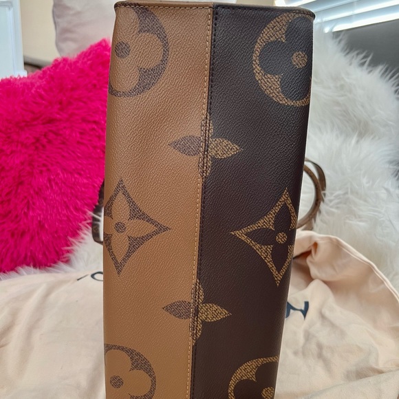 ❣️❣️❣️SOLD on IG❣️❣️❣️ ON THE GO MM w/ Monogram & reverse monogram - Picture 9 of 11